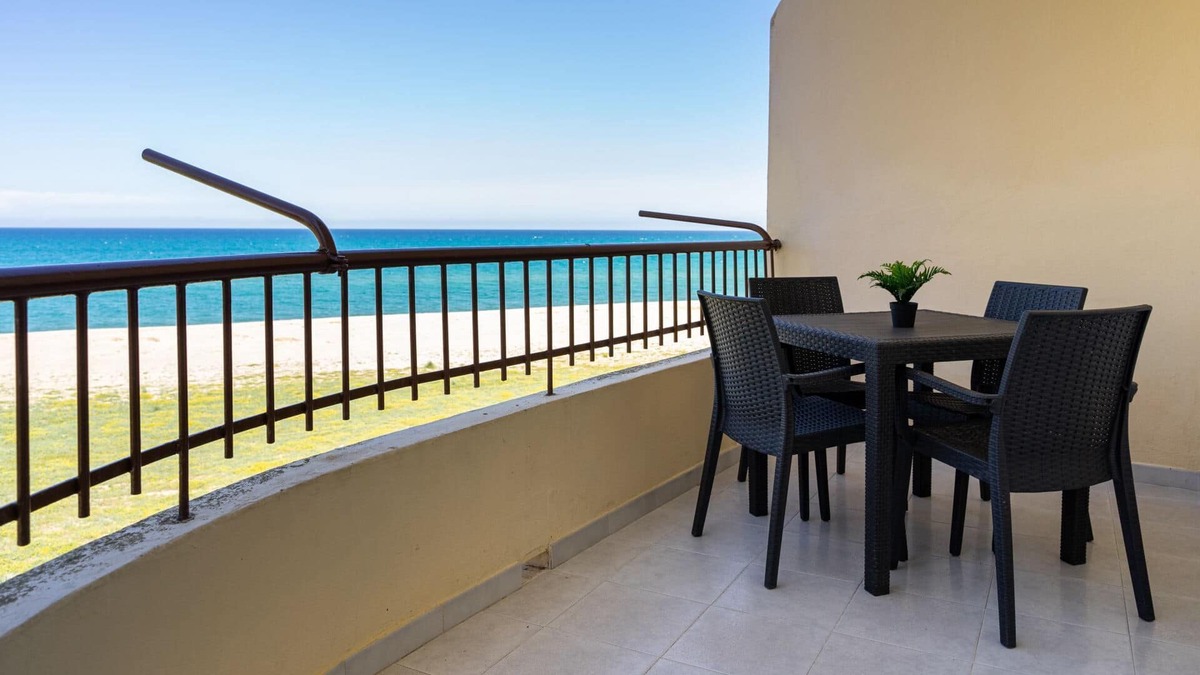 Marina di Strongoli Apartment | Beachfront apartment with exclusive access