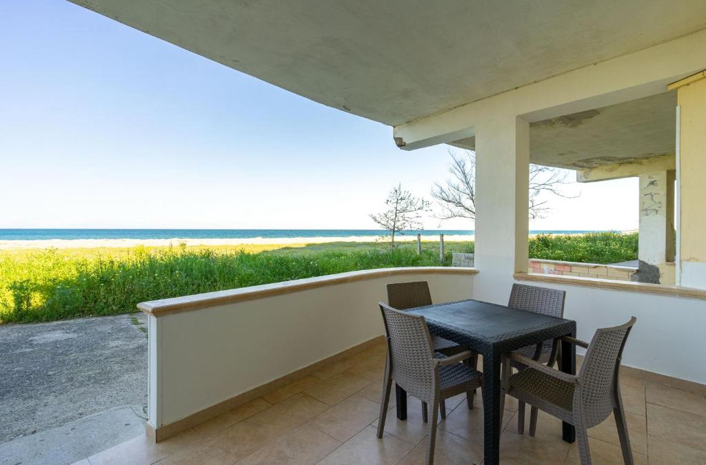 Marina di Strongoli Apartment | Beachfront apartment with exclusive access
