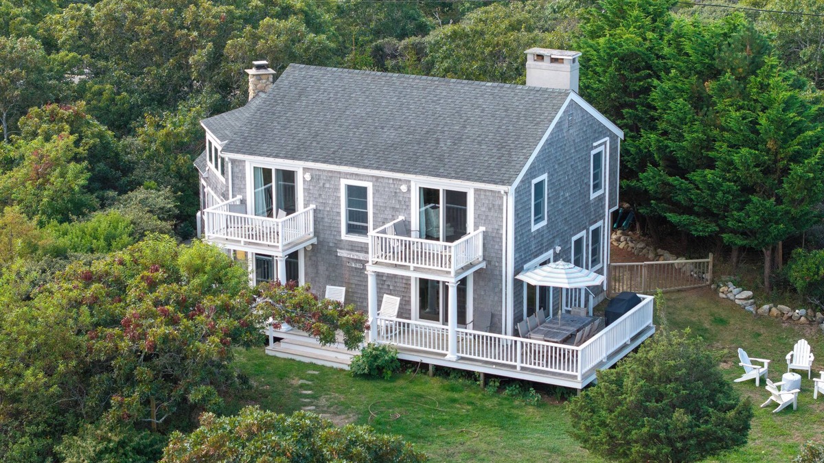 Aquinnah House | Beachfront Aquinnah home. Beautiful views!