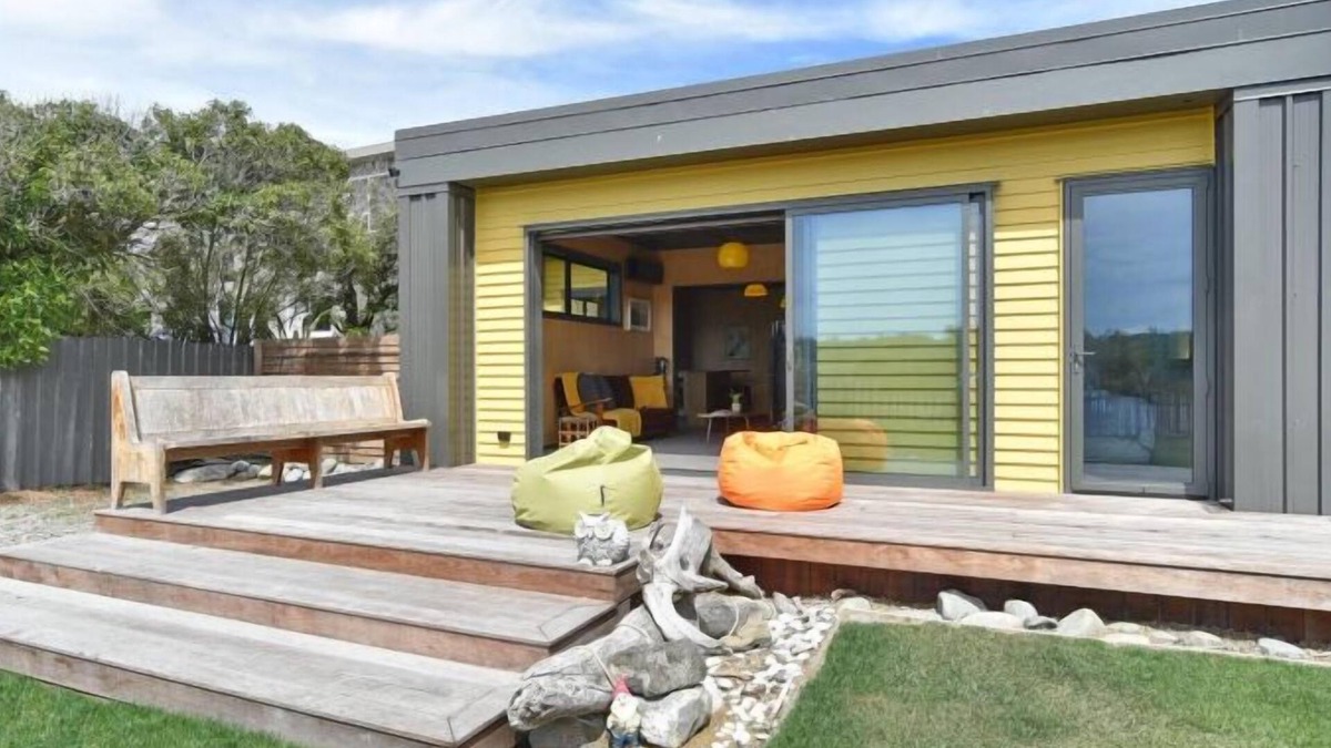 New Brighton Apartment | Beachfront Bach-Beach front Bach with a retro vibe