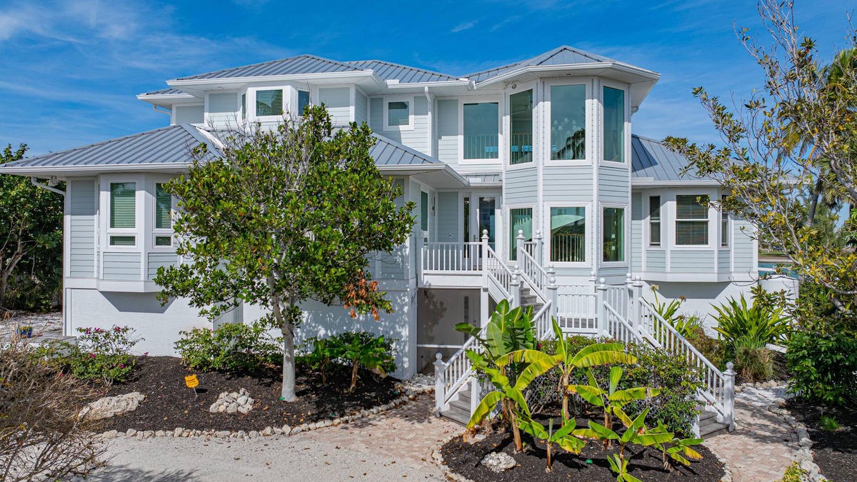 Boca Grande House | Beachfront Boca Adventures - Private Beach & Dock!