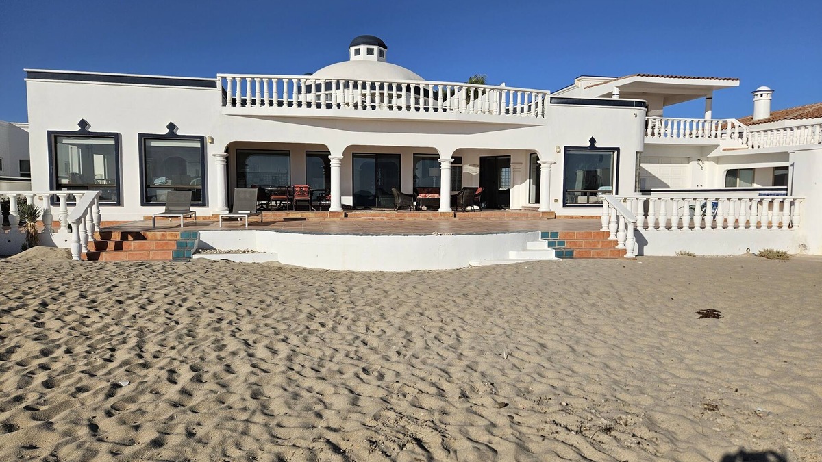 Puerto Penasco House | Beachfront book 4 bdrm. Or add Casita for 5 bdrmsnUpdated Private & Pet Friendly