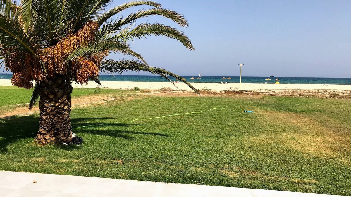 Hammamet House | Beachfront Bungalow, pieds dans l’eau
