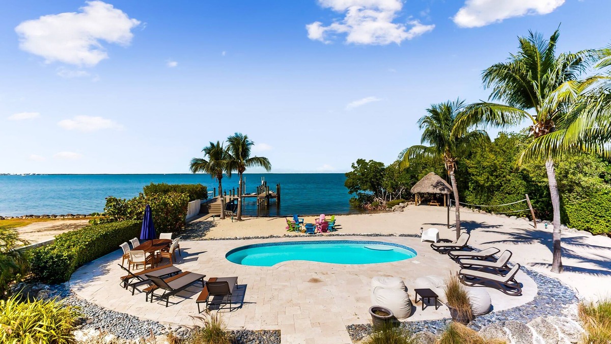 Bowens Addition House | Beachfront charmer with dock, furnished balcony, firepit, & W/D - dog-friendly