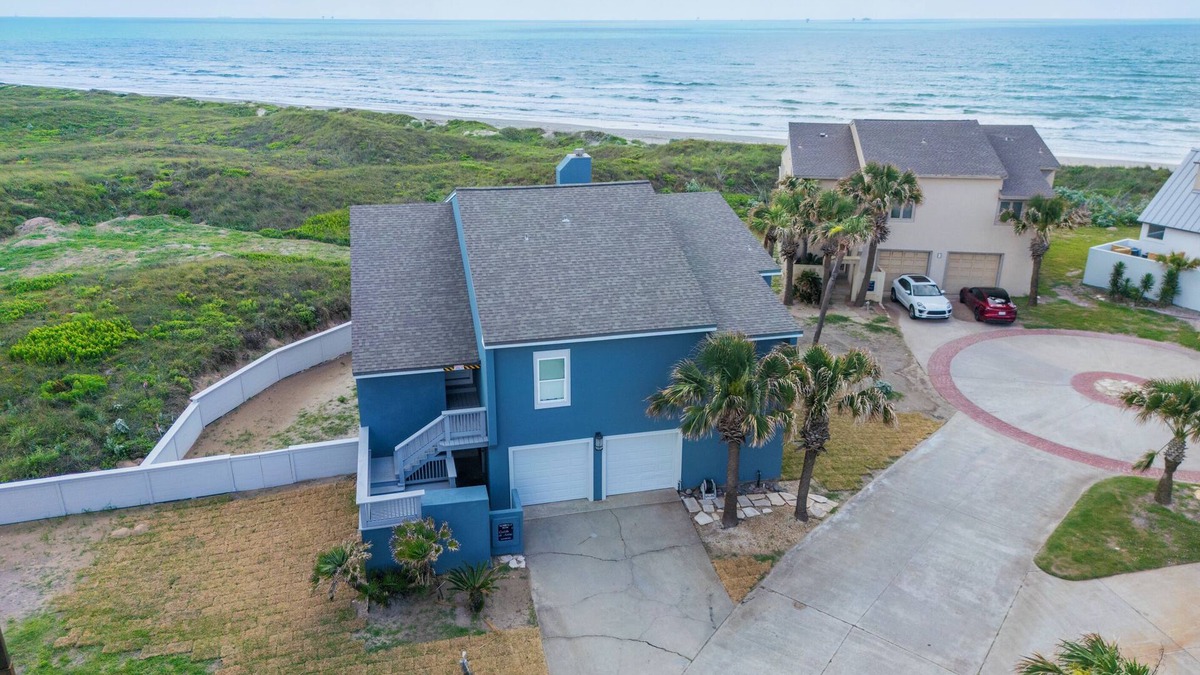 Port Aransas House | Beachfront, community pool & hot tub, EV charger!