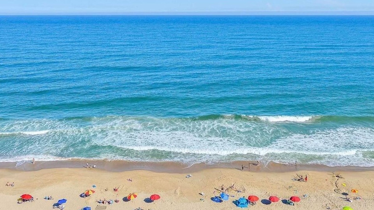 New Smyrna Beach Condo | Beachfront condo*Spectacular views & amenities! *Walk to Flagler!*Updated Unit