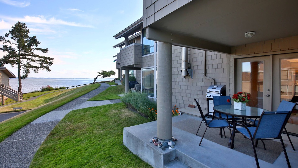 Freeland Condo | Beachfront Condo - Mutiny Bay by AvantStay | Views