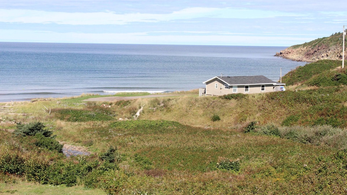 Inverness Cottage | Beachfront Cottage in Broad Cove Marsh
