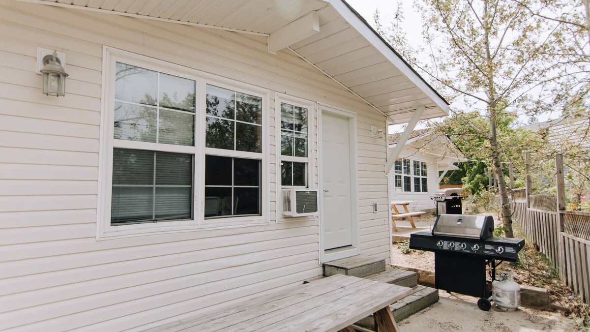Wasaga Beach Cottage | BEACHFRONT COTTAGE IN WASAGA BEACH - SANDPIPER BEACH RESORT - COTTAGE # 3