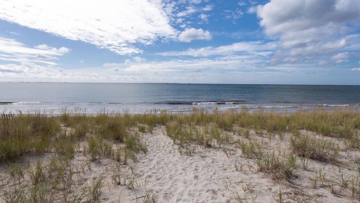 Jerusalem House | Beachfront Cottage Sand Hill Cove Road