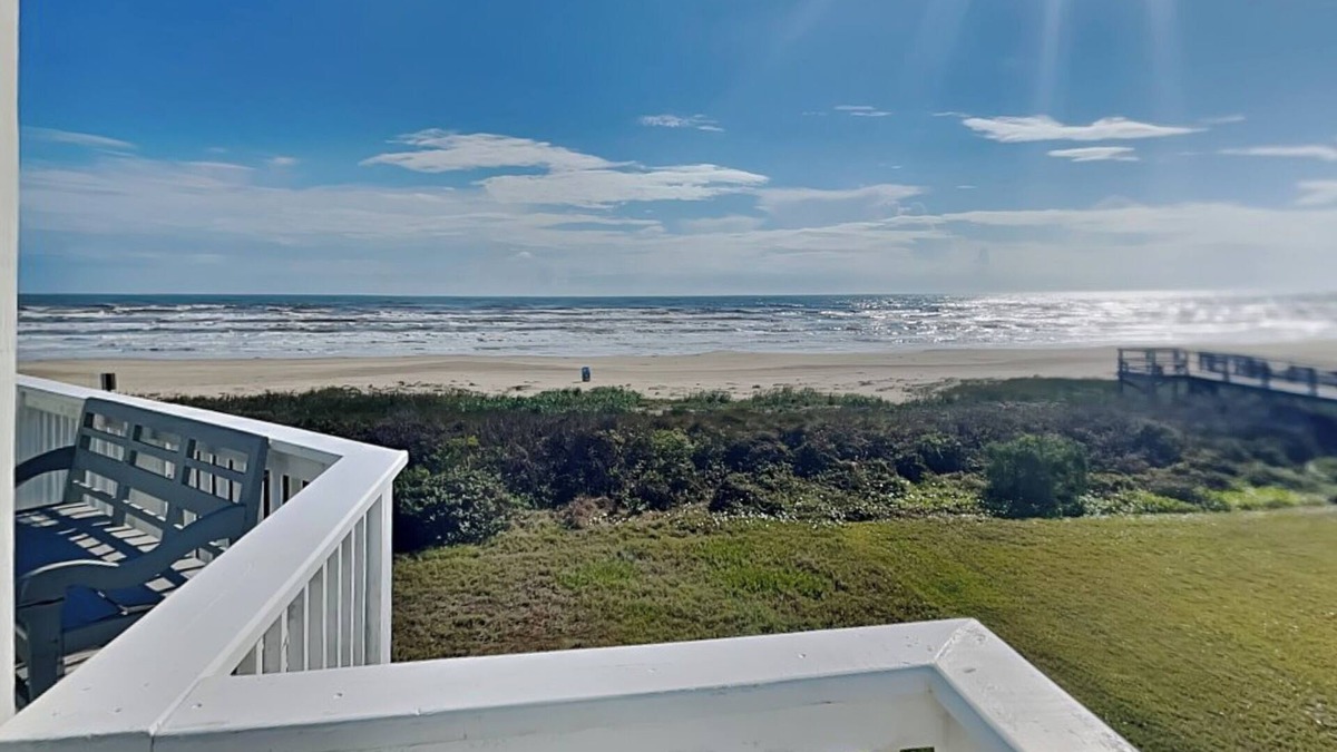 Galveston House | Beachfront Dolphin | Oceanfront Views