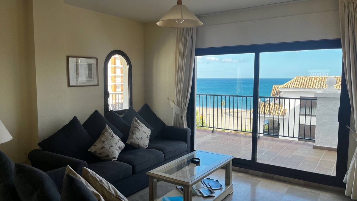 Cabrita Apartment | Beachfront Penthouse with large terrace and great views.