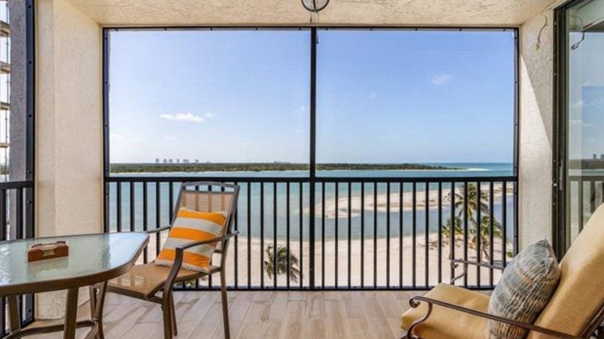 South Island Apartment | Beachfront Escape - Two Bedroom Apartment, Sleeps 5