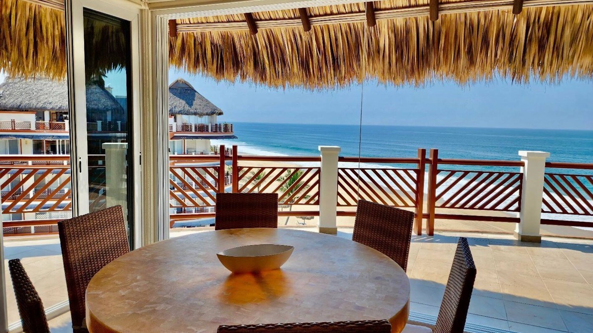 San Pedro Mixtepec Apartment | Beachfront escape! secluded Palmarito beach Penthouse near Puerto Escondido