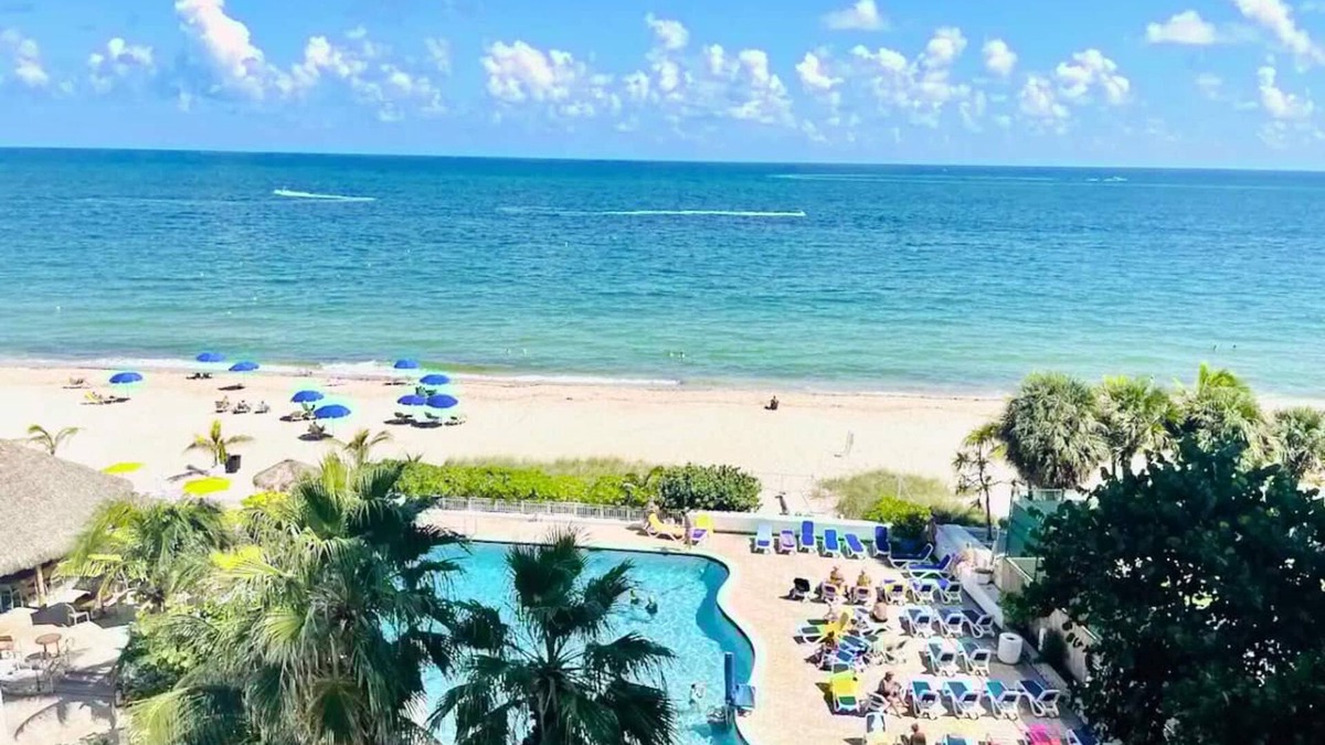 Galt Mile Apartment | Beachfront Escape Pool Stunning Beach Views
