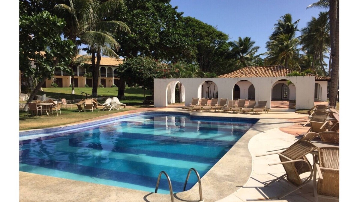Praia do Forte Condo | Beachfront flat with 3 bedrooms and in the main village of Praia do Forte