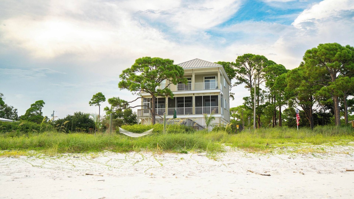 Alligator Point House | 🏖️Beachfront🏖️ Forget your worries in this spacious and serene space ♡