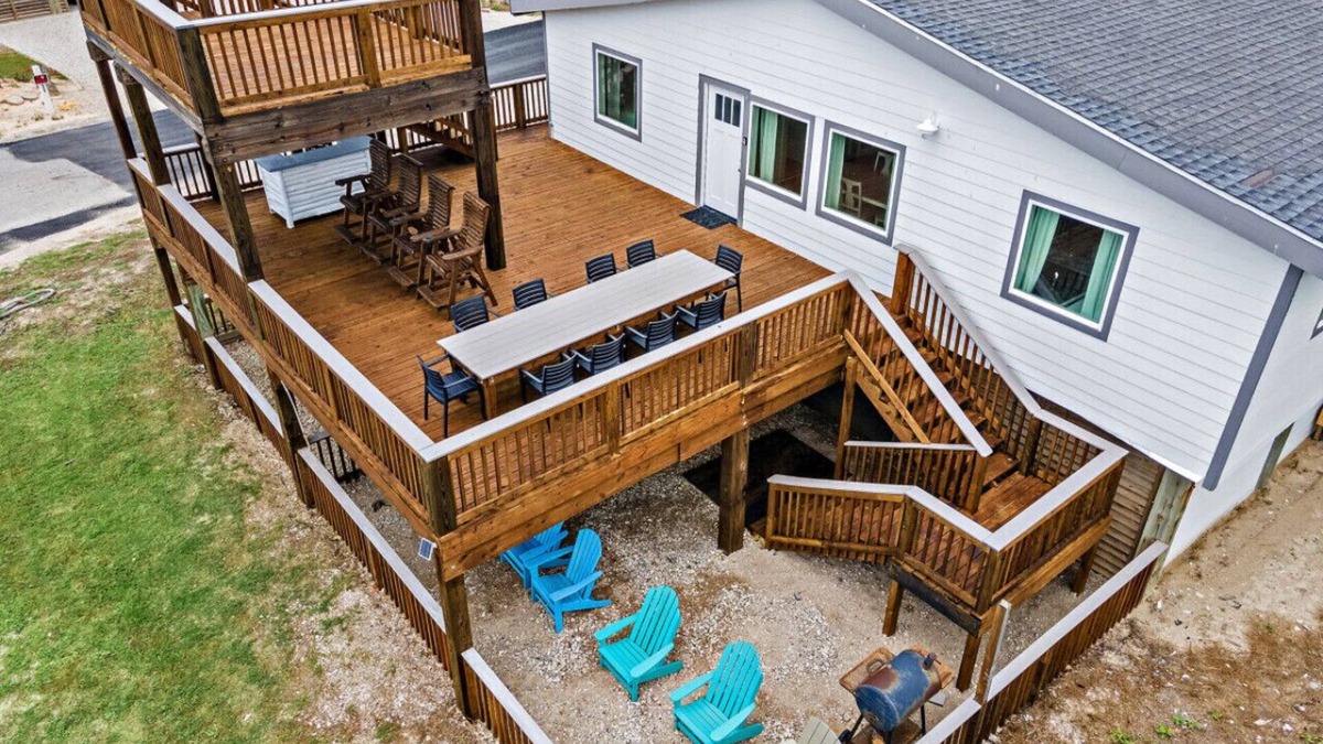 Surfside Beach House | Beachfront Getaway: Fire Pit, Game Room & Views