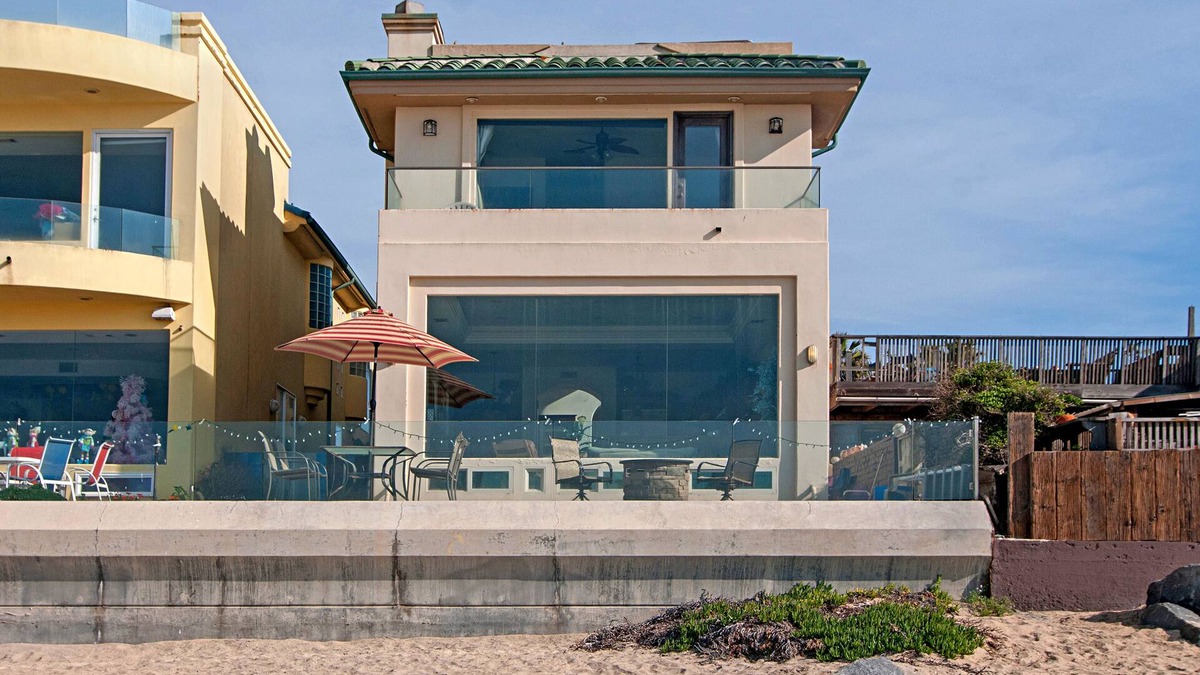 Imperial Beach House | Beachfront- Gorgeous 4 Bedroom House