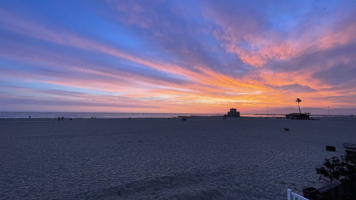 Playa Del Rey Condo | Beachfront Haven! On the sand, just minutes from LAX.