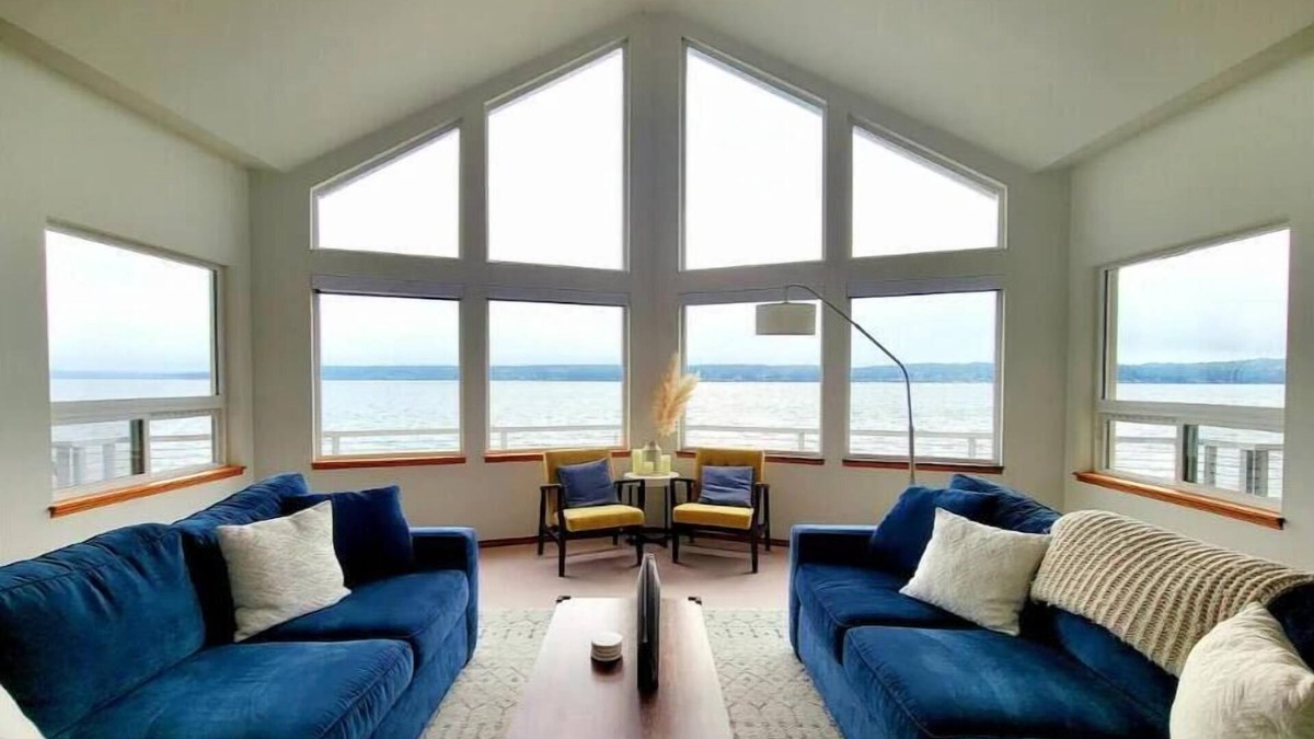 Rollingbay House | Beachfront home in Port Ludlow w/game room