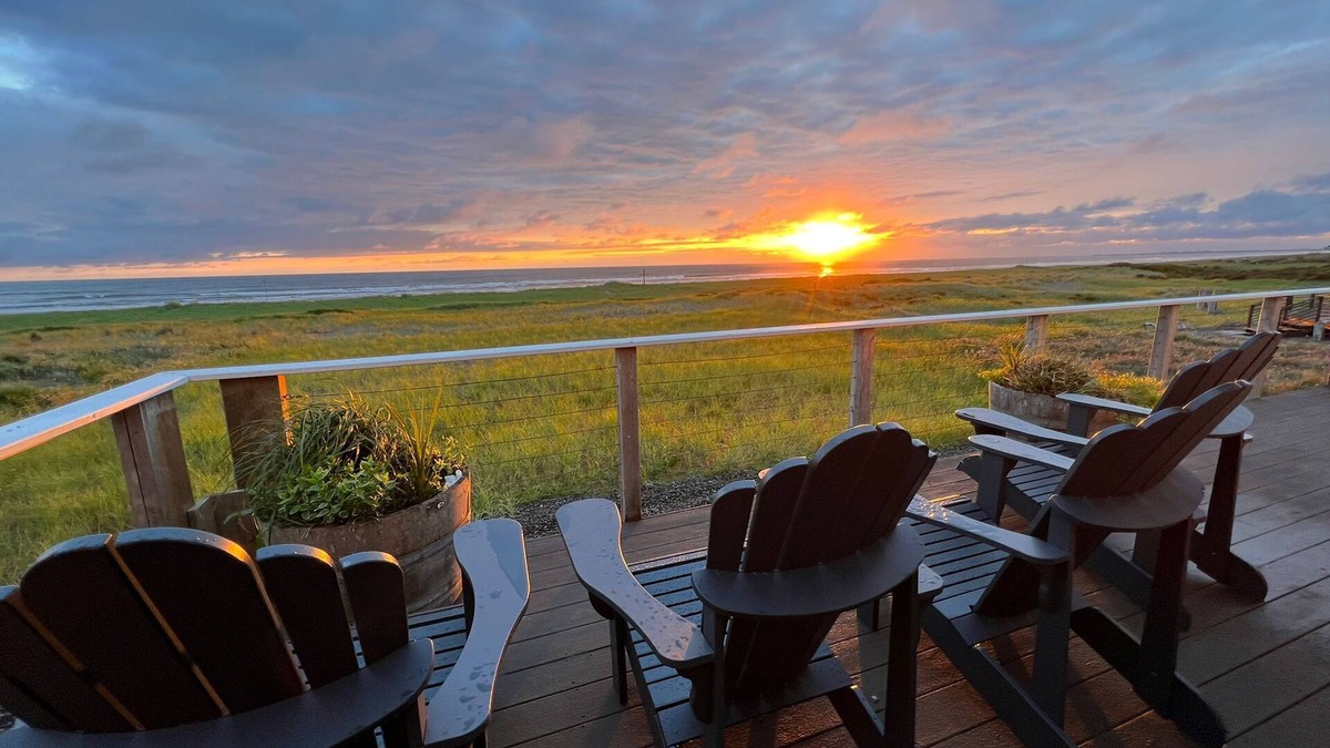 Cohassett Beach House | Beachfront home with majestic ocean views.