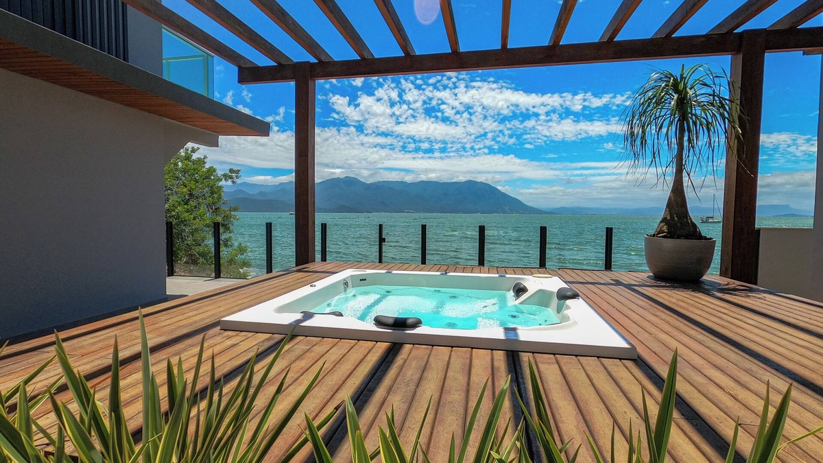 Florianopolis House | Beachfront House with Spa and Stunning View