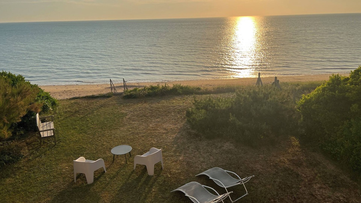 Jullouville House | Beachfront house with direct access to Jullouville beach