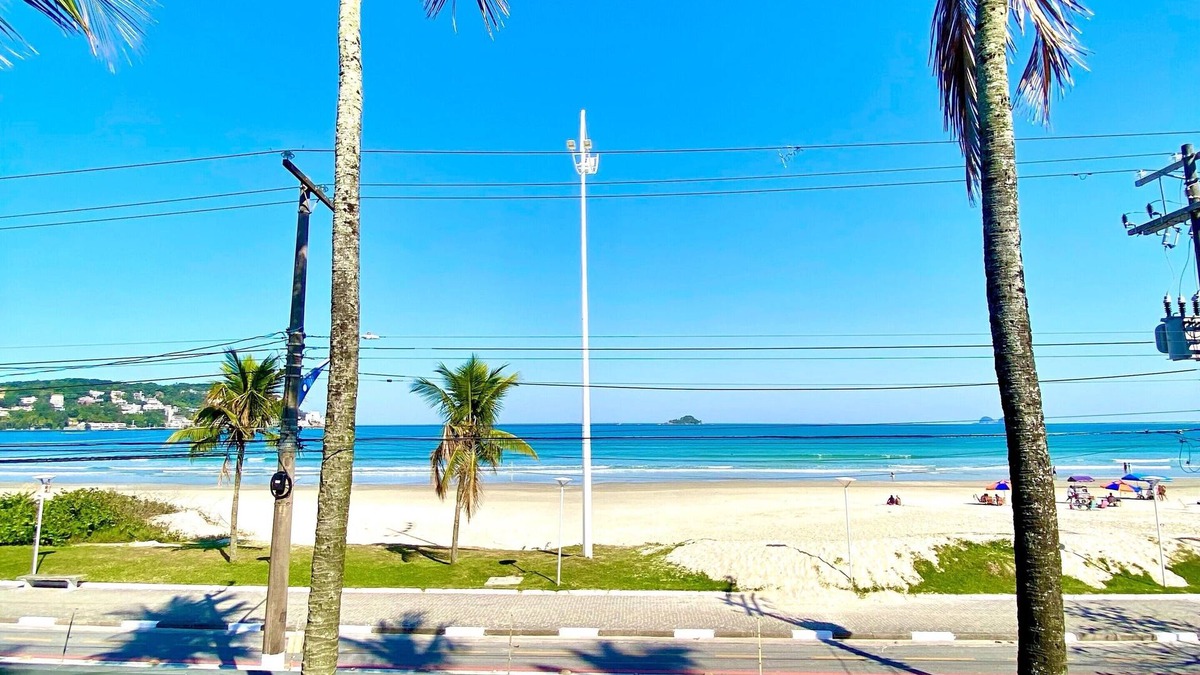 Jardim Virginia House | Beachfront house with 9 suites, 6 of which have new air conditioning.