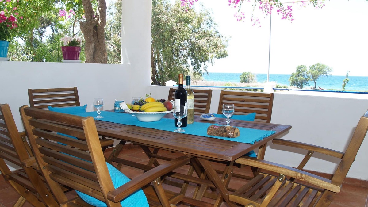 Kalavarda House | BEACHFRONT HOUSE WITH MAGICAL SUNSETS