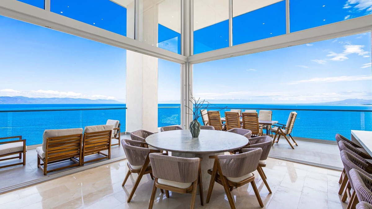 Las Glorias Apartment | Beachfront Luxury 4BR Penthouse with Incredible Ocean Views