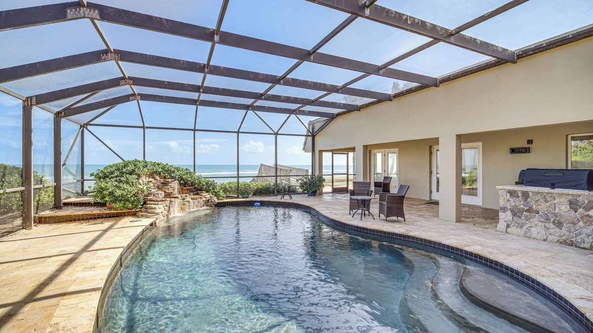 Melbourne Beach House | Beachfront Melbourne Beach Retreat w/Pool Table!