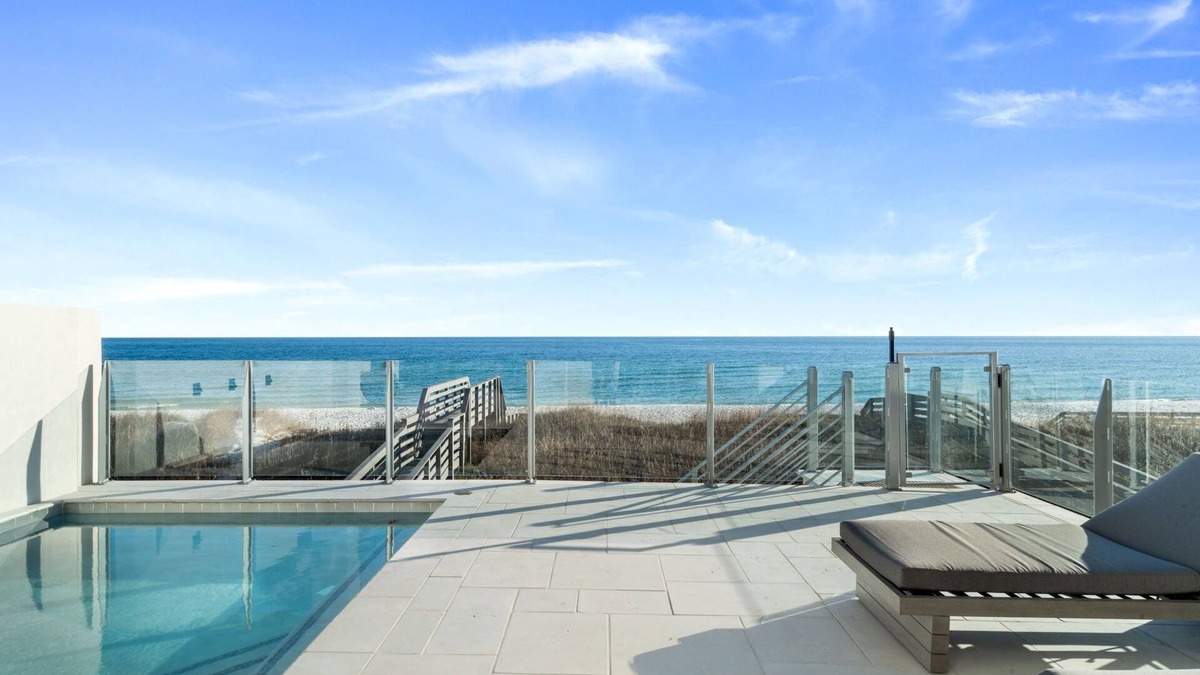 Ono Island House | Beachfront Oasis with Private Pool-Casita Bonita at Eleanor Beach