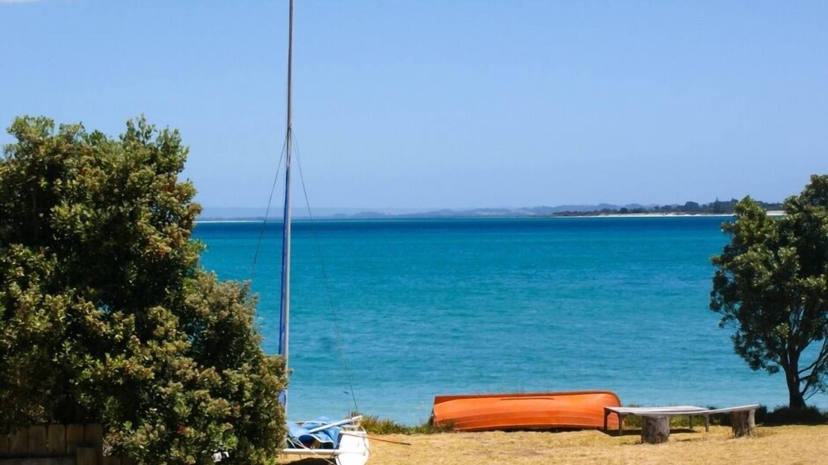 Rangiputa House | BEACHFRONT PARADISE WITH CRYSTAL CLEAR WATER