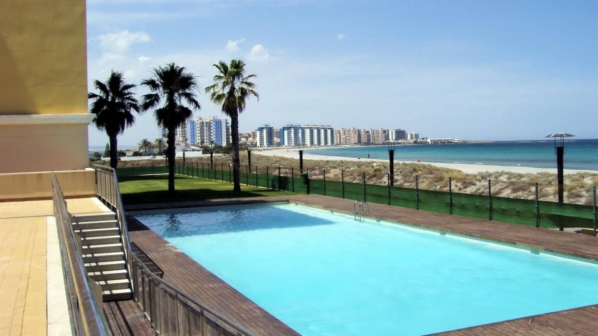 San Javier House | Beachfront Penthouse with Wi-fi & Pool