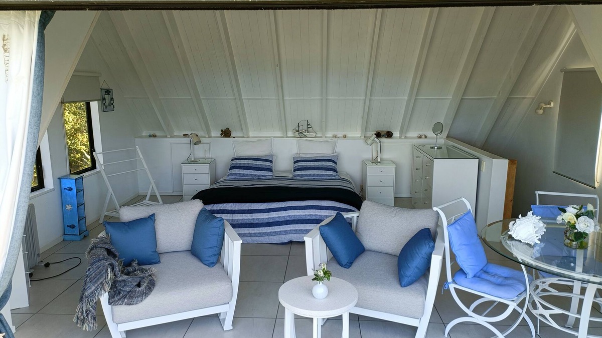 Tokomaru Bay Cottage | Beachfront property,family friendly accommodation with great views