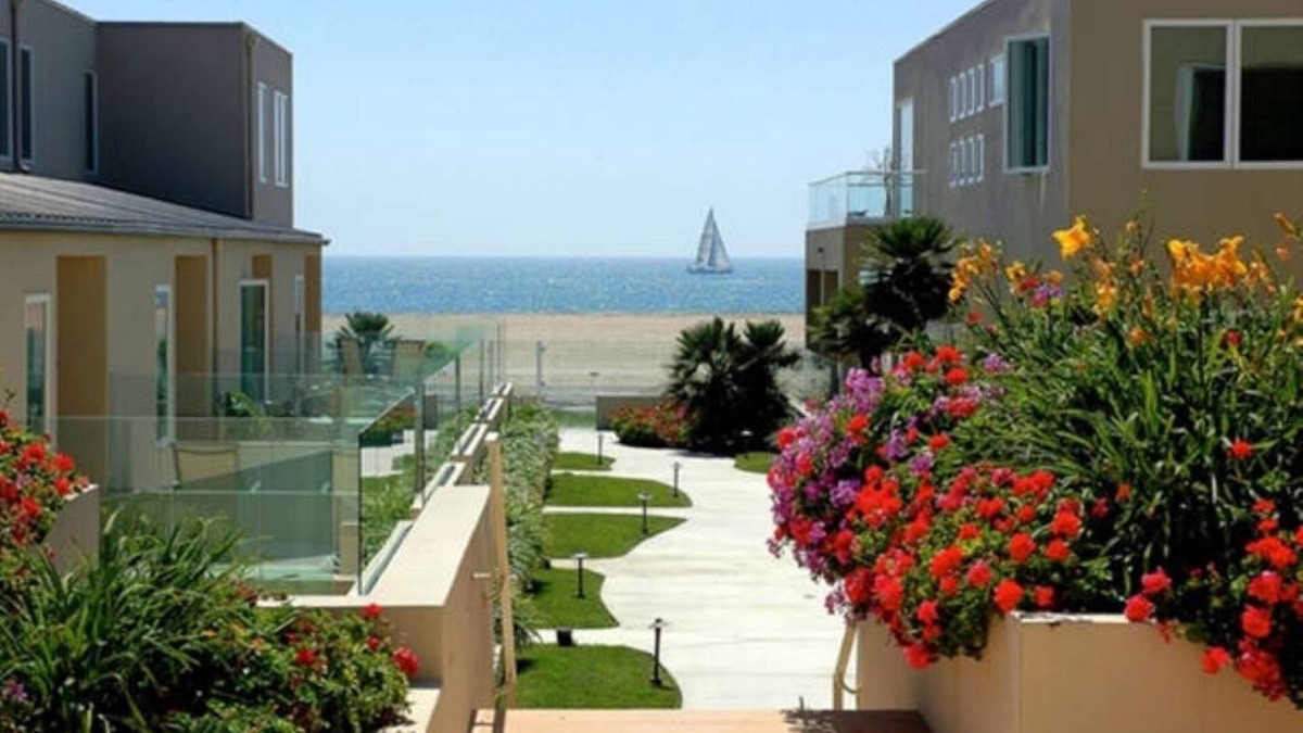 The Jungle Condo | Beachfront Retreat Playa/Marina