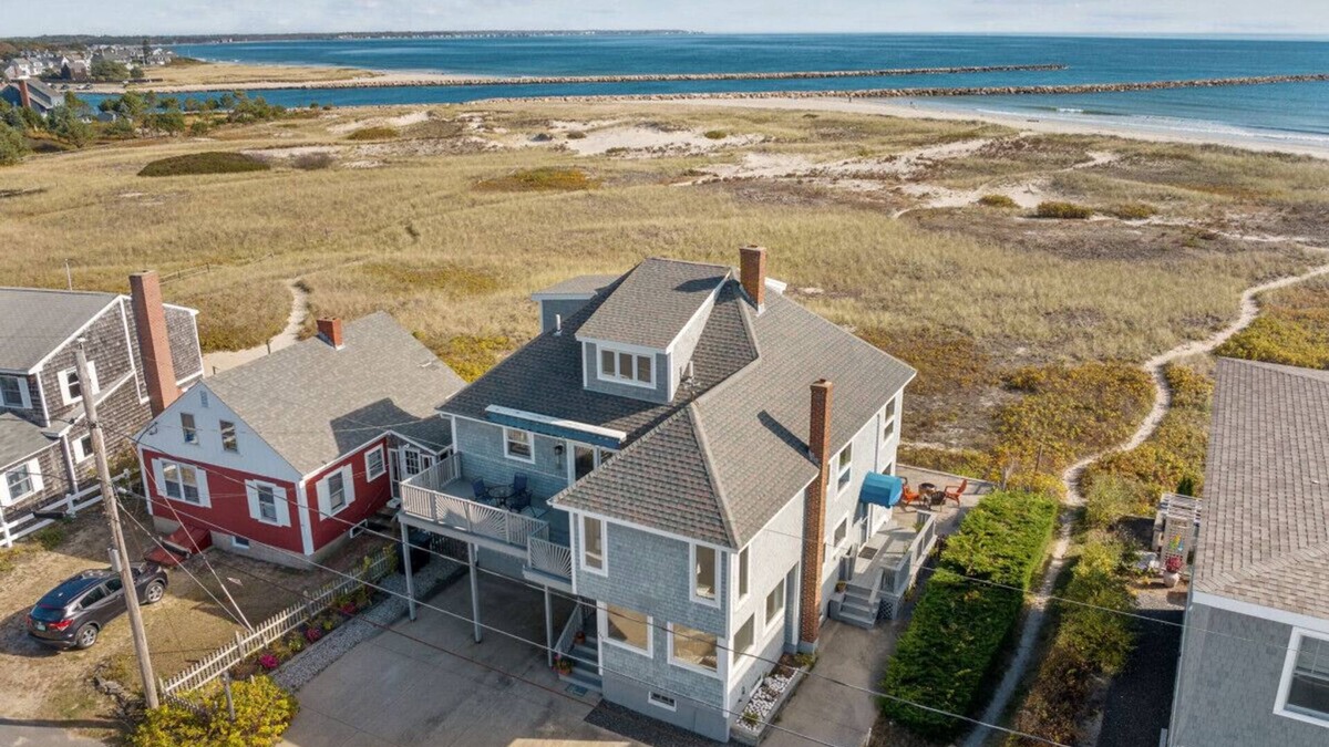 Wells House | Beachfront Retreat with Breathtaking Views