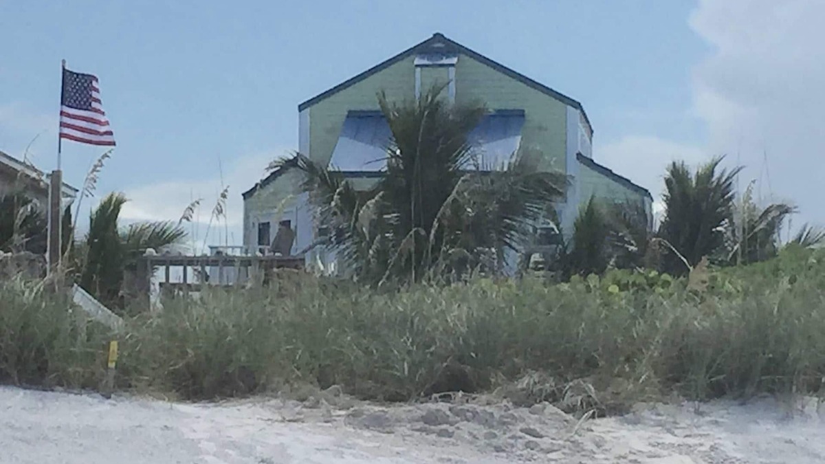 Ambersand Beach House | Beachfront/Riverfront - 2 living areas, Flexible 3 Bedroom 3 Bath