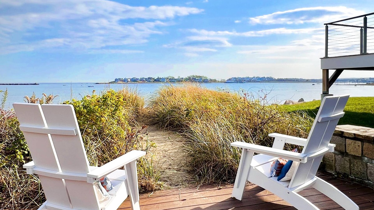 Scituate House | Beachfront Scituate Harbor View home Scenic walk to Lighthouse & Downtown Shops