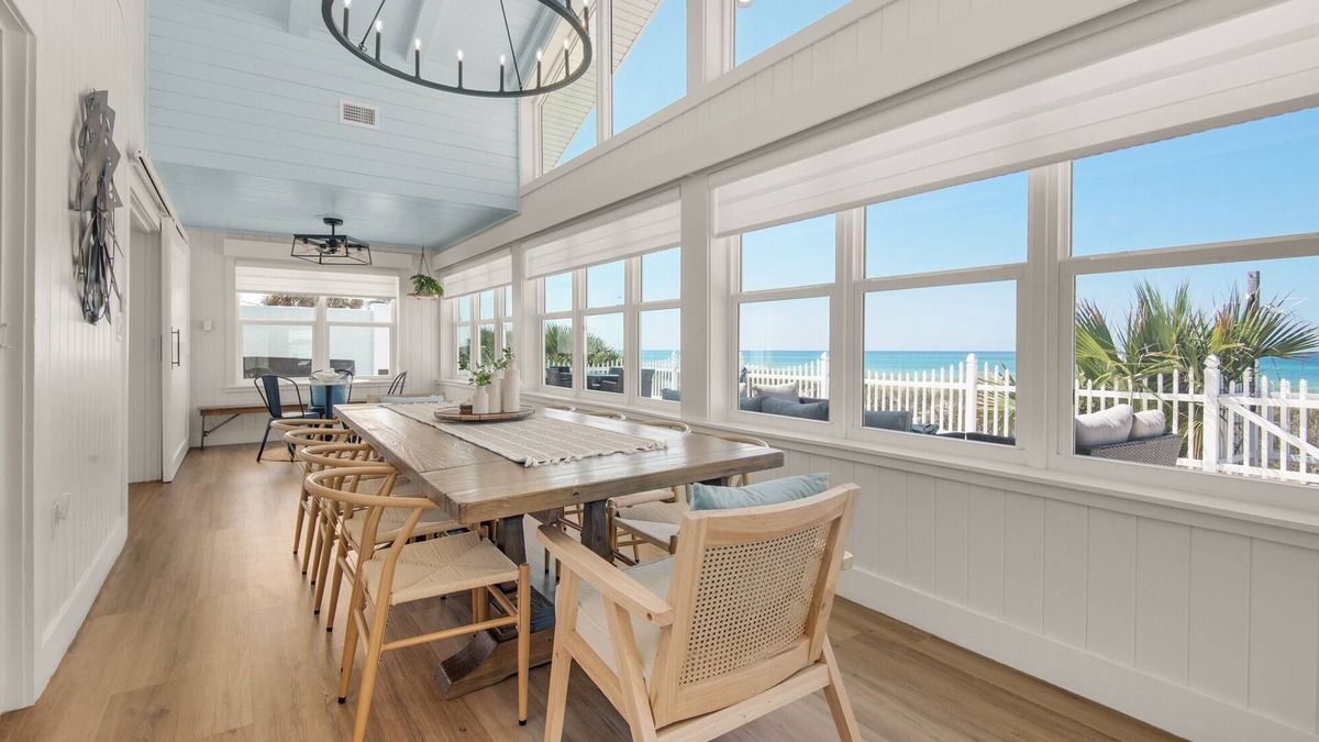 Bahama Beach House | BEACHFRONT: Spacious Family Home Stunning Views Steps to Sand and Surf Hot tub