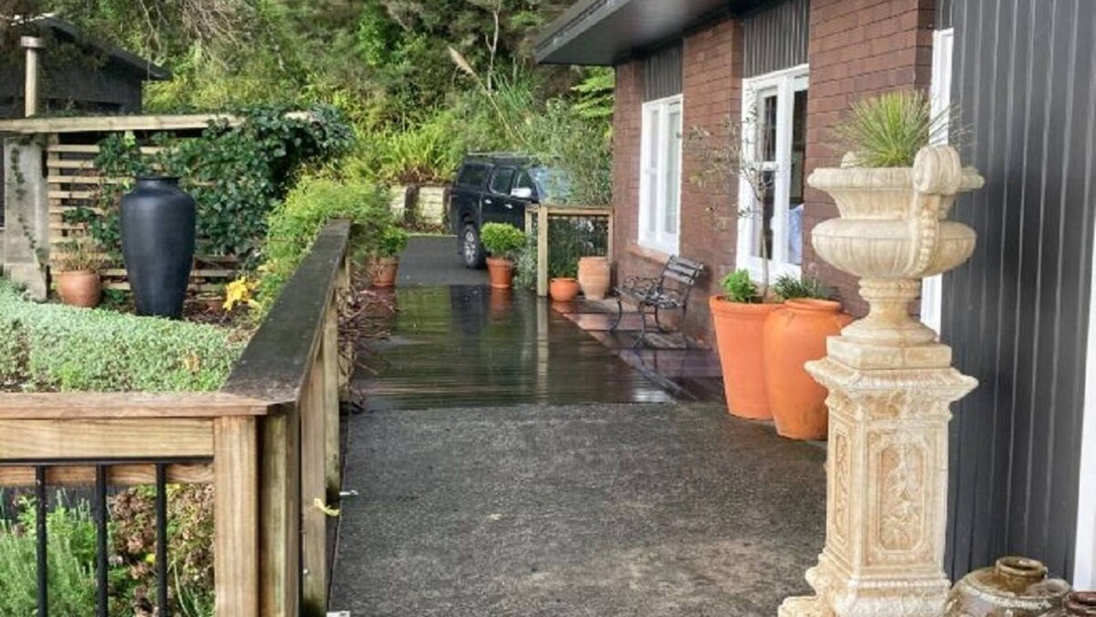 Waiomu Apartment | Beachfront - Thames Coast