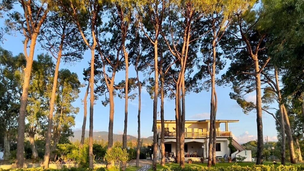 San Sostene Marina Villa | Beachfront Villa with spacious garden and direct beach access