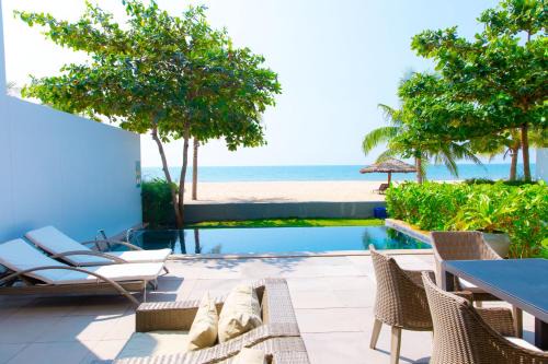 Phuoc Thuan Apartment | Beachfront Villa 4 Bedrooms Sanctuary Ho Tram Resort