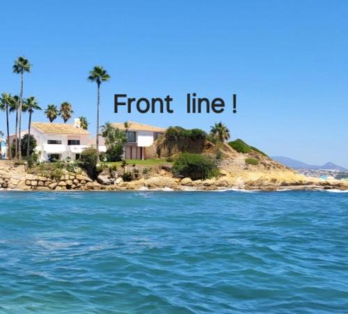 Buenas Noches Villa | Beachfront Villa