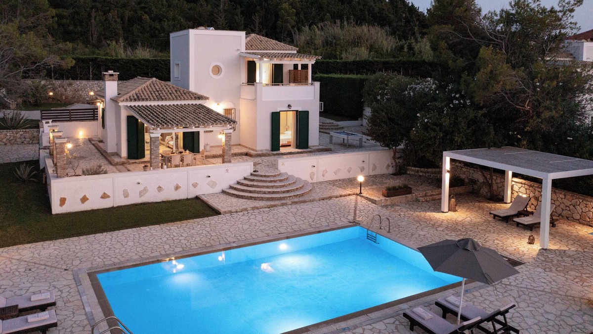 Sidari Villa | Beachfront Villa