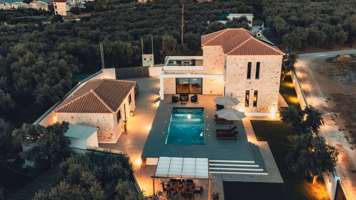 Psarou Villa | Beachfront Villa Volter