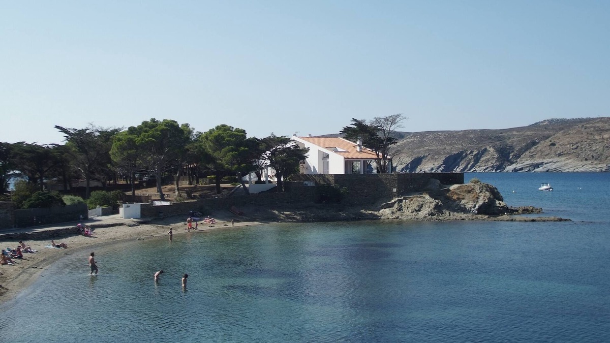 Cadaques Villa | Beachfront villa with unbeatable views of the village