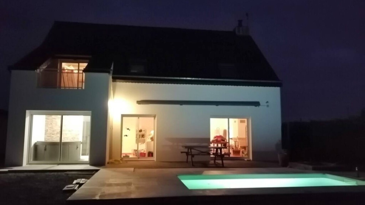 Penestin Villa | Beachfront villa with heated indoor pool, Jacuzzi and games room.