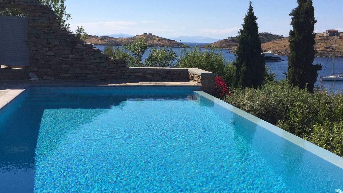 Vourkari House | Beachfront villa with private pool and sea views
